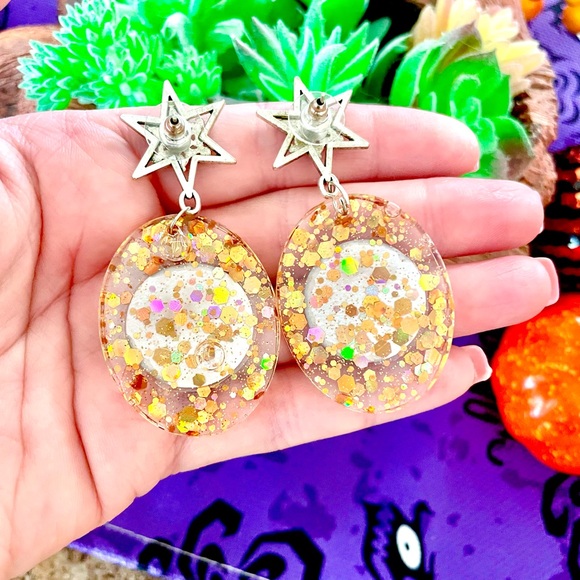 Woody Acrylic Dangle Earrings - Picture 4 of 4